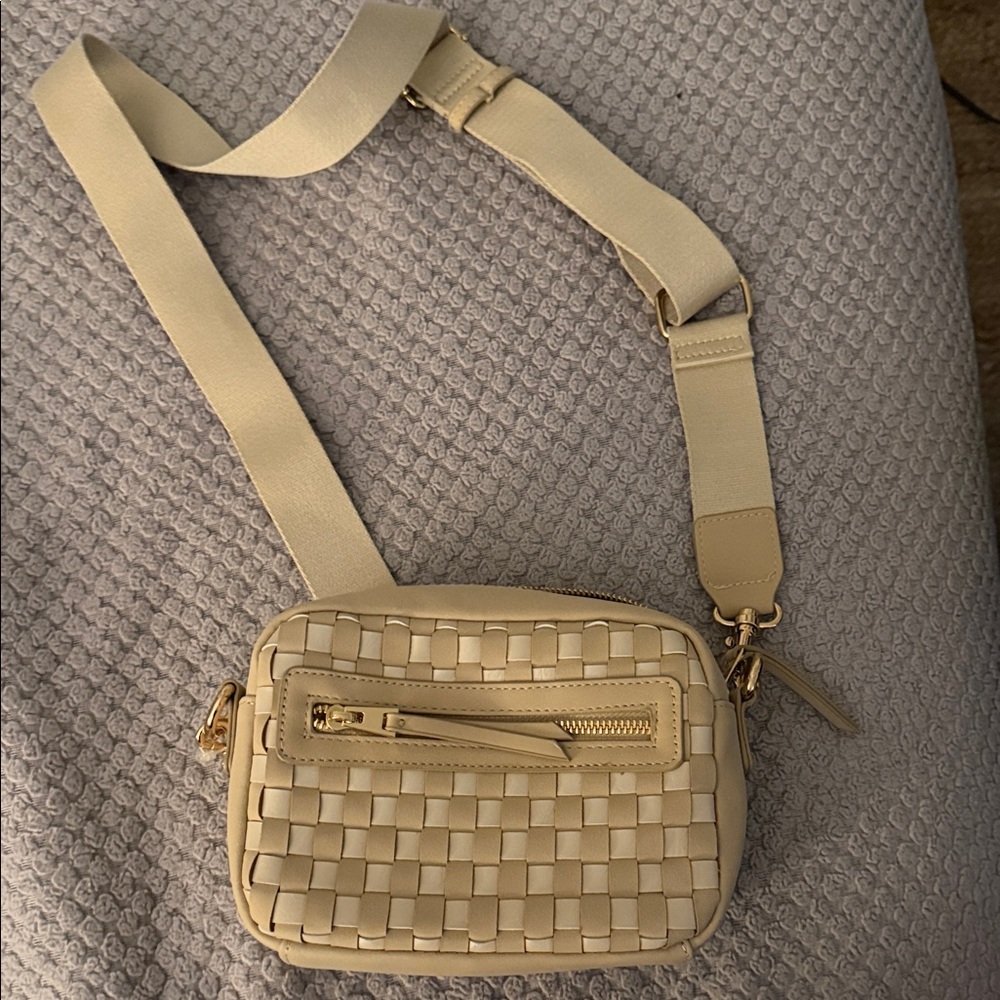 Universal Thread Cream Crossbody Bag